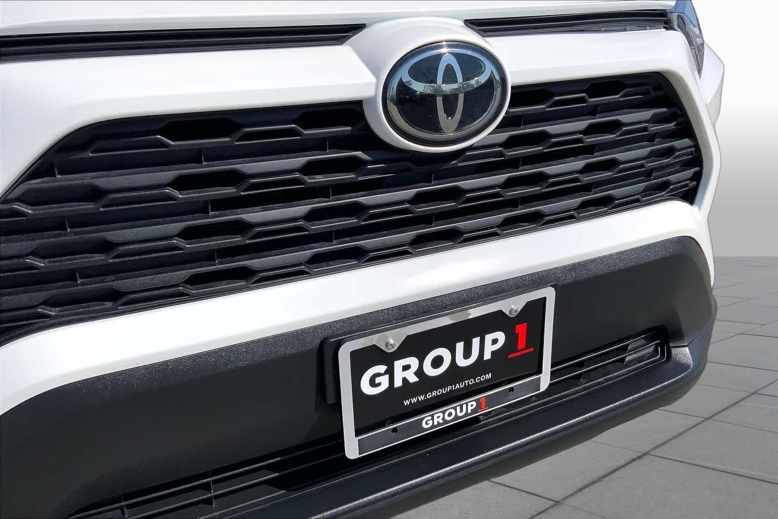 Used 2024 Ice Cap Toyota XLE image 29