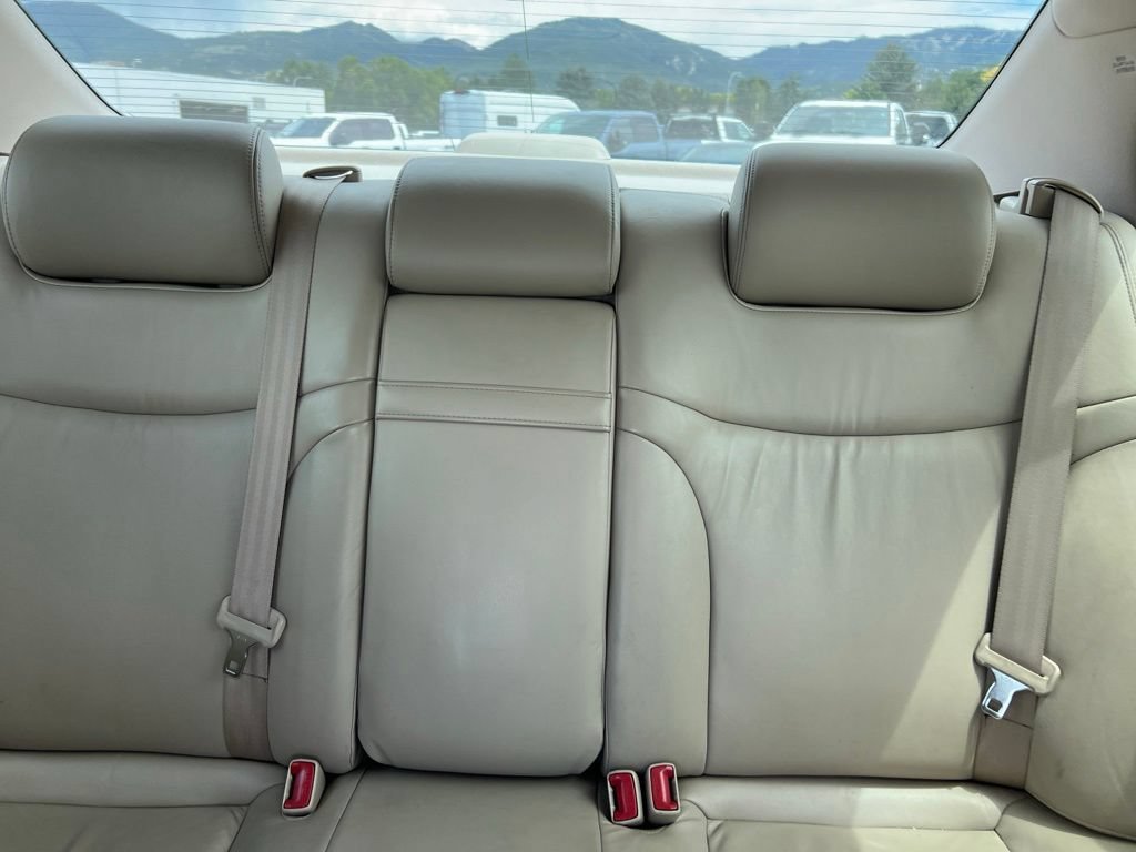 Used 2002  Lexus 300 image 25
