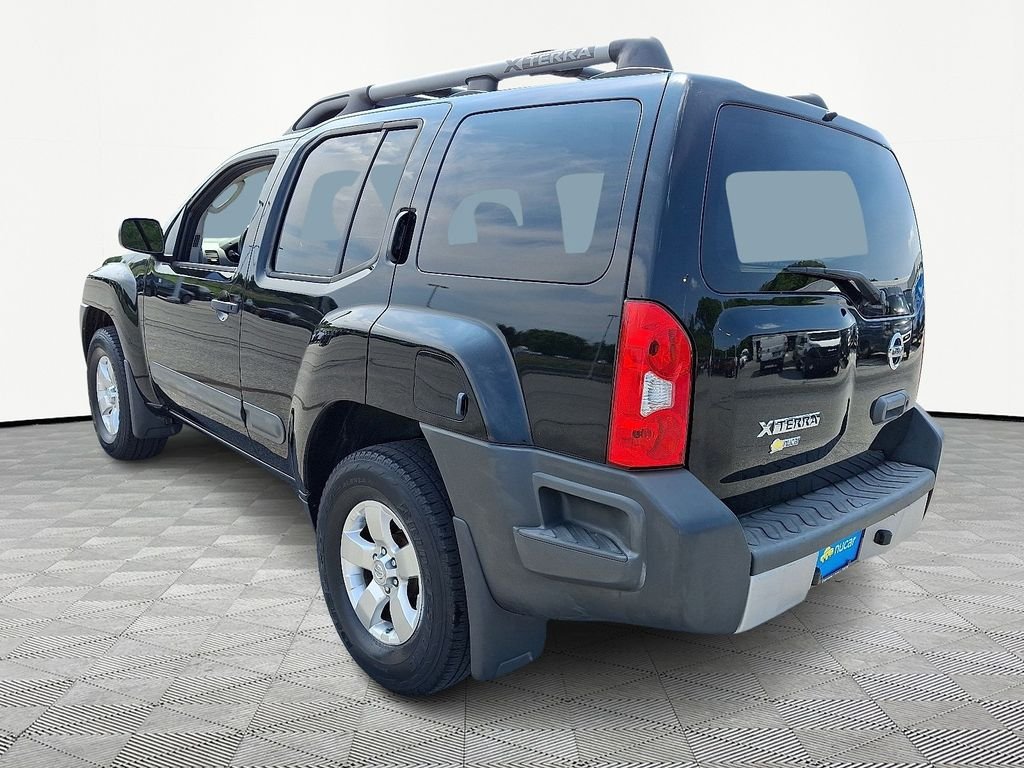Used 2011 Black Nissan S image 5
