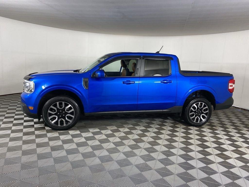 Used 2022 Blue Metallic Ford LARIAT image 9