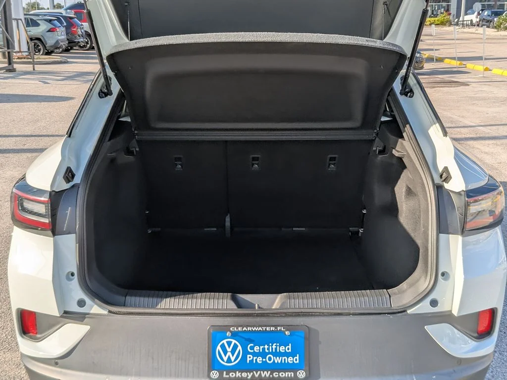 Used 2023 White Volkswagen Standard image 9