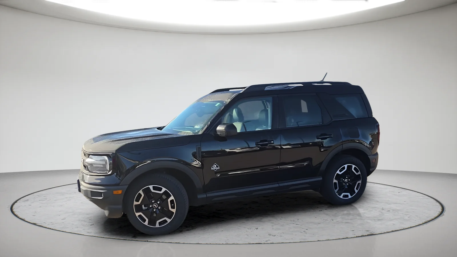 Used 2021 Black Ford Outer Banks image 12