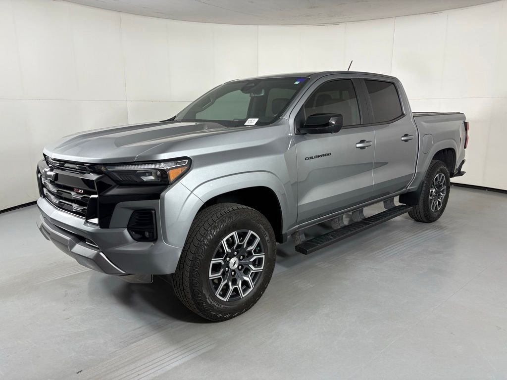 Used 2023 Gray Chevrolet Z71 image 4