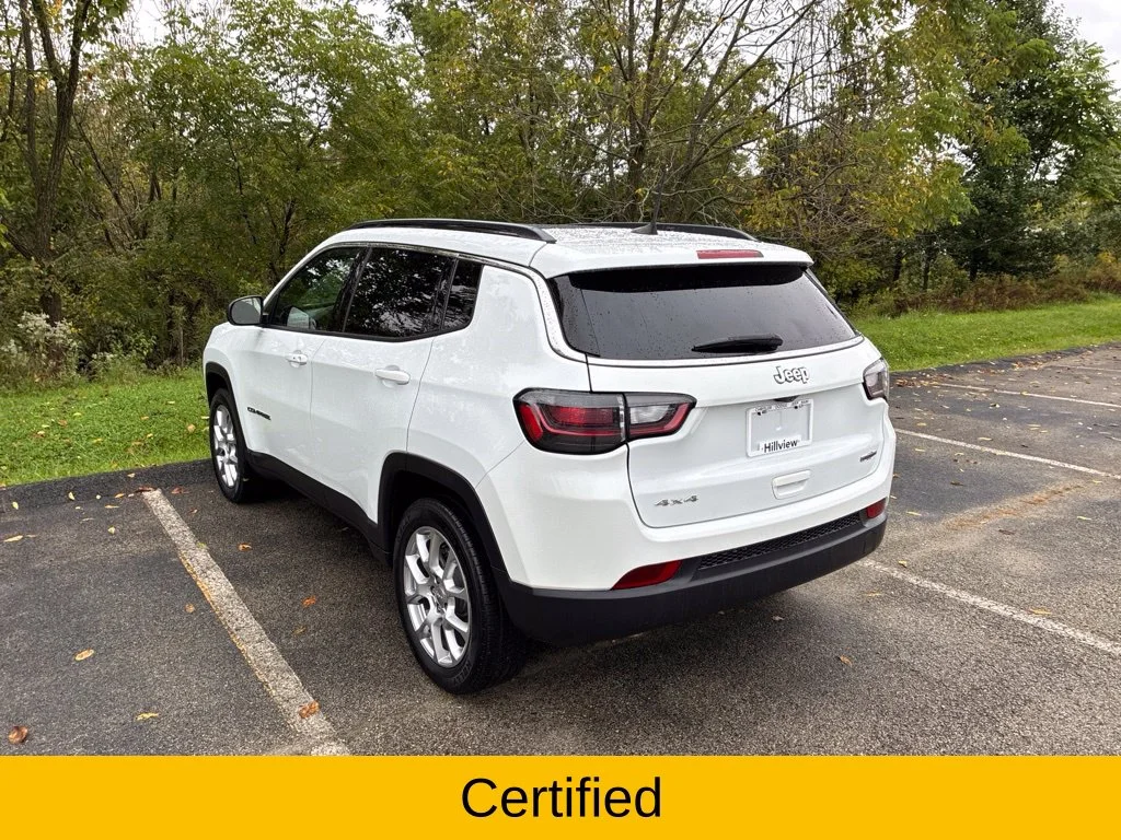 Certified Used 2023 Bright White Clearcoat Jeep Latitude Lux image 4