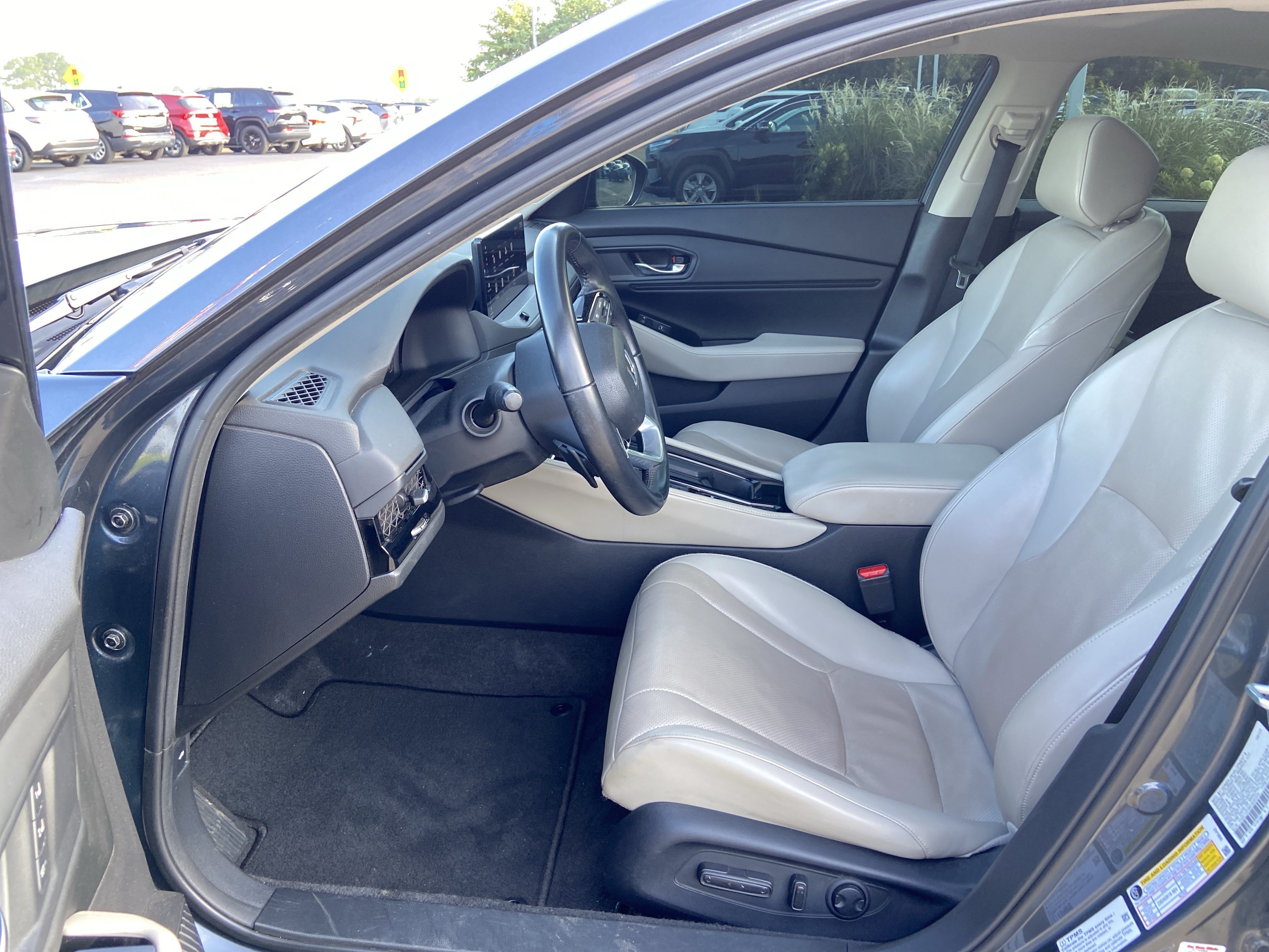 Used 2023 Meteorite Gray Metallic Honda Touring image 44