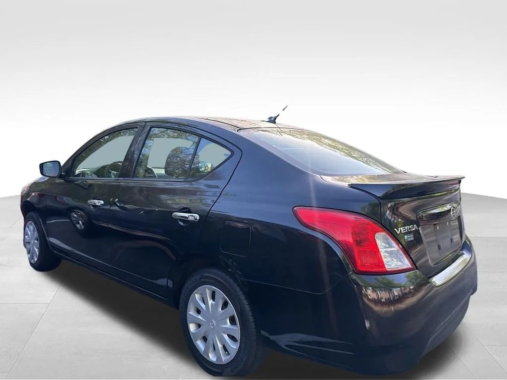 Used 2019 Black Nissan 1.6 SV image 14