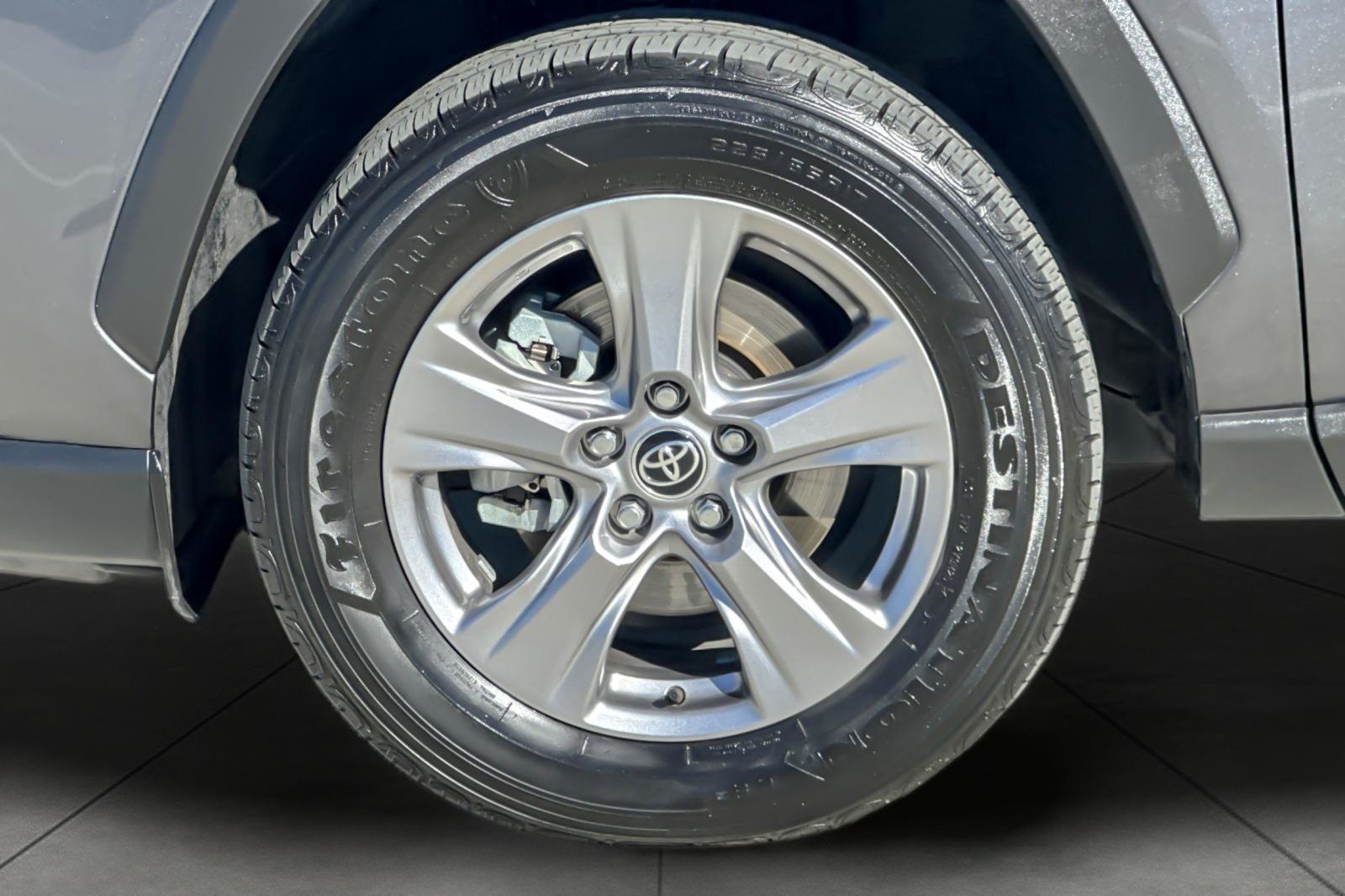 Certified Used 2022 MAGNETIC GRAY Toyota Hybrid XLE image 25