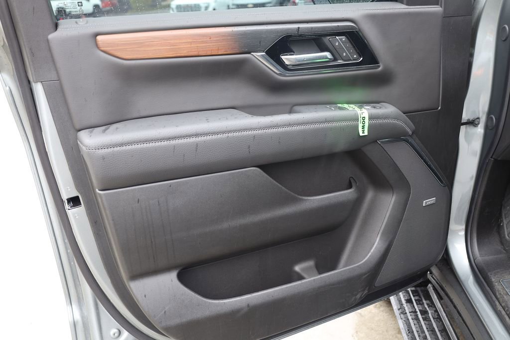 Used 2026 Sterling Metallic GMC Denali image 10