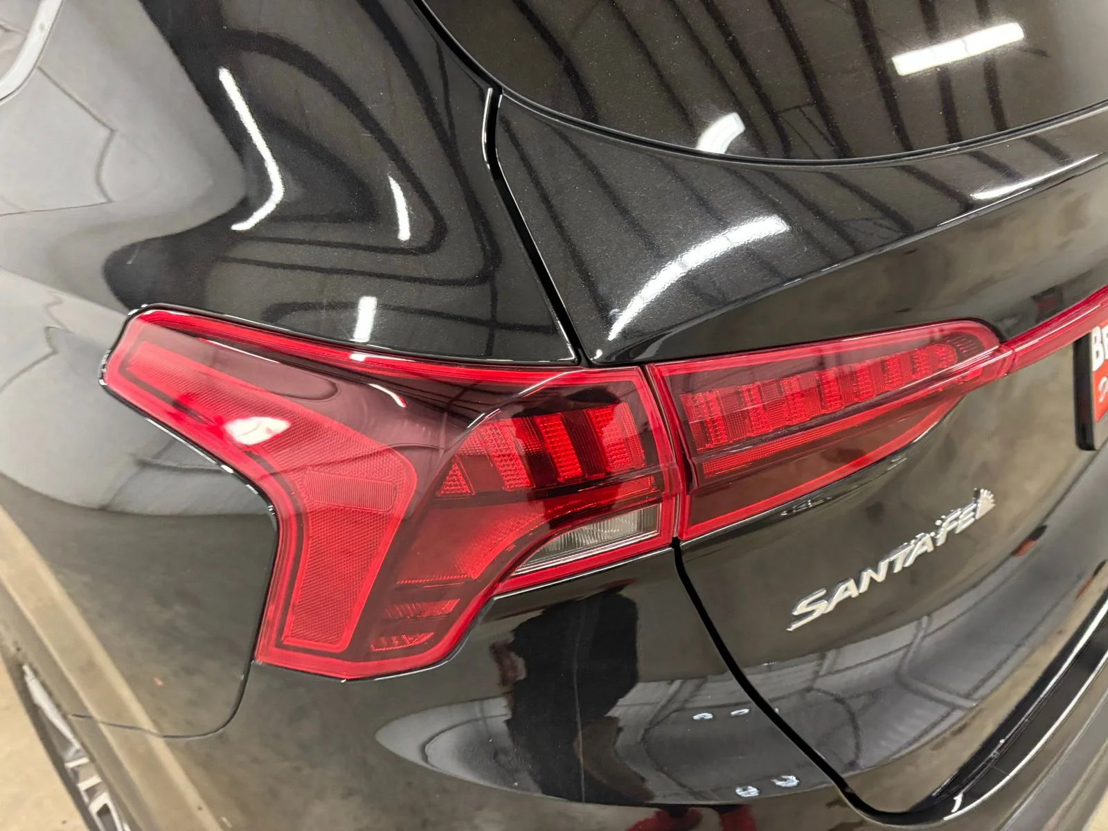 Used 2023 Black Hyundai SE image 7