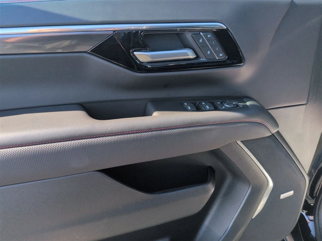 Used 2025 Black Chevrolet RST image 24
