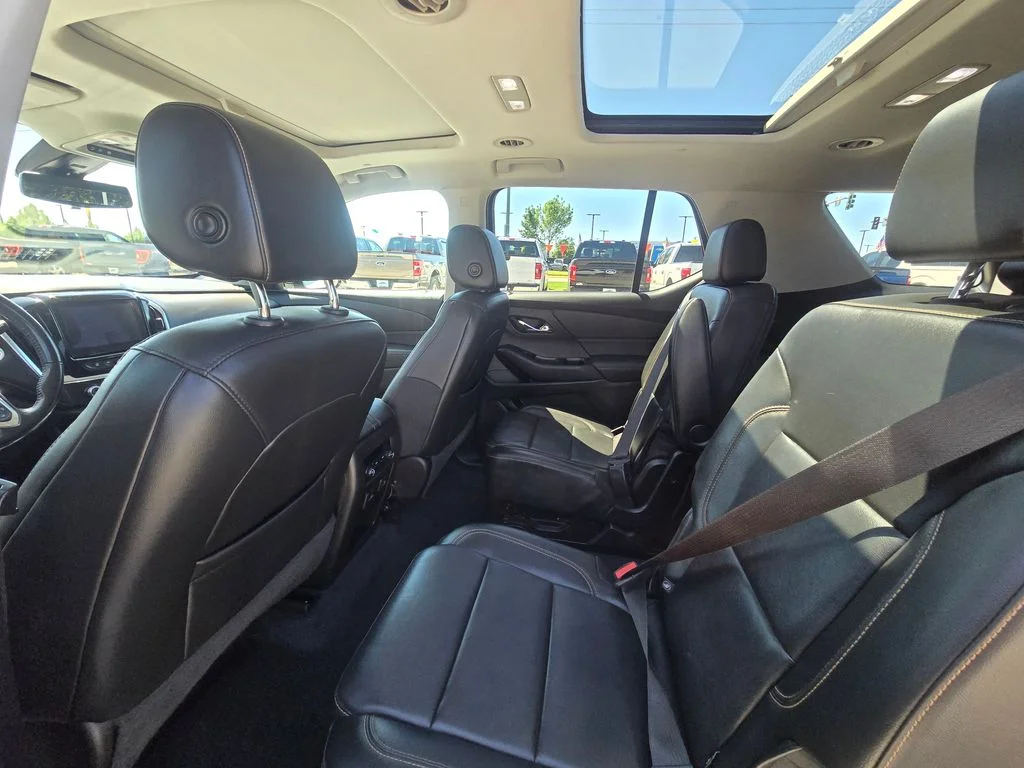 Used 2021  GMC SLE image 9
