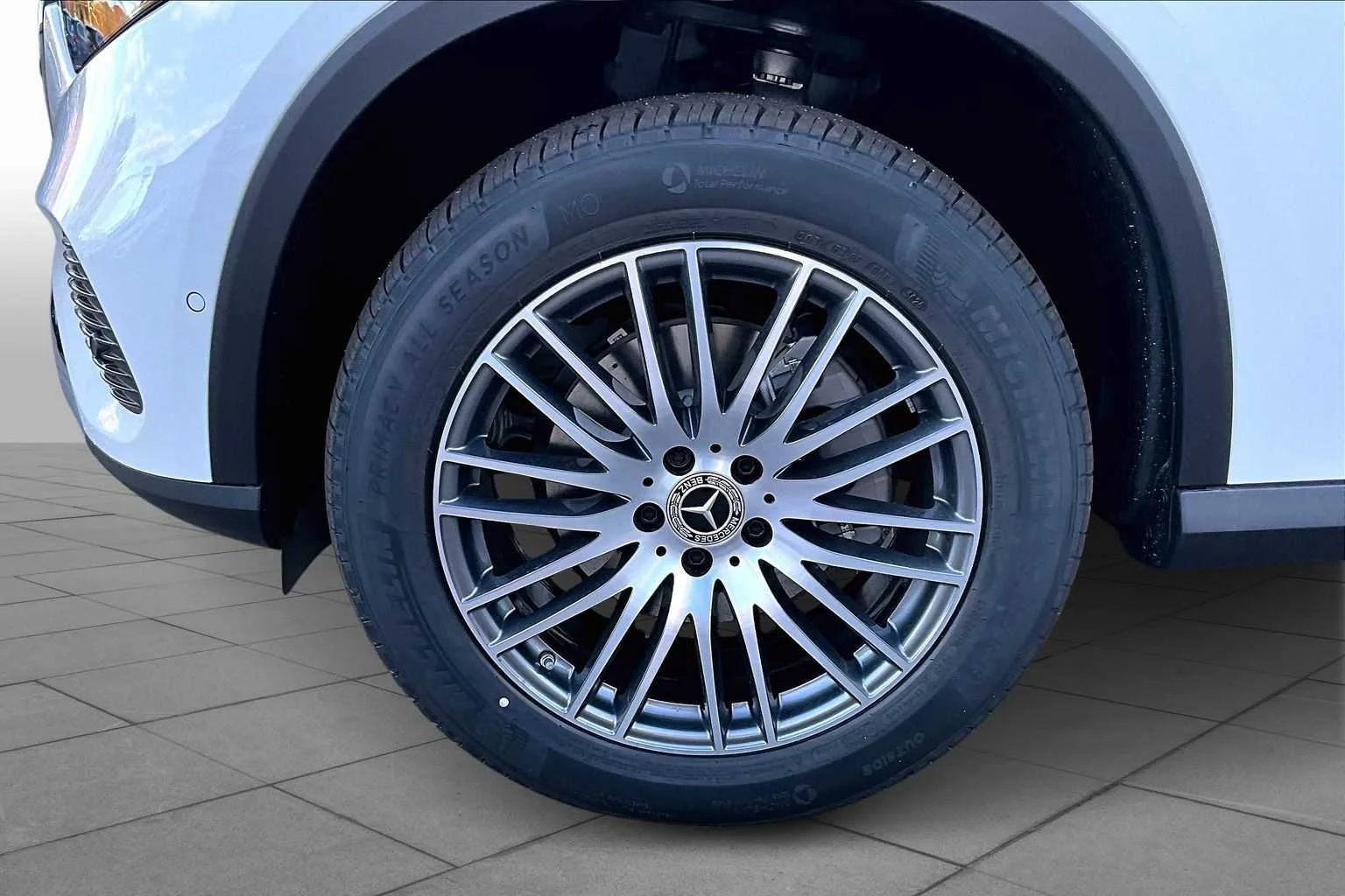 New 2026 Polar White Mercedes-Benz GLC 300 image 16