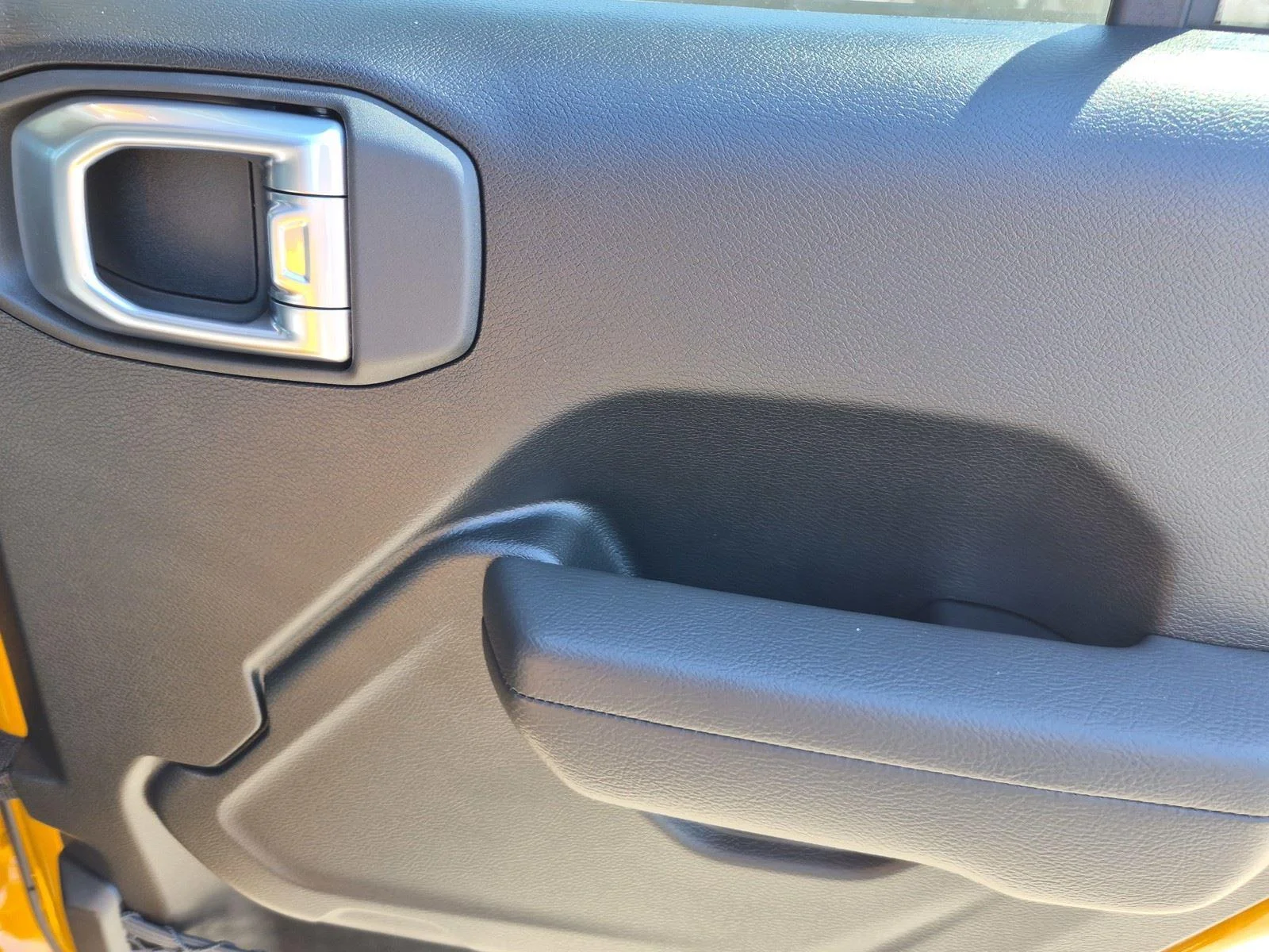 New 2026 Goldilocks Exterior Paint Jeep Sport S image 8