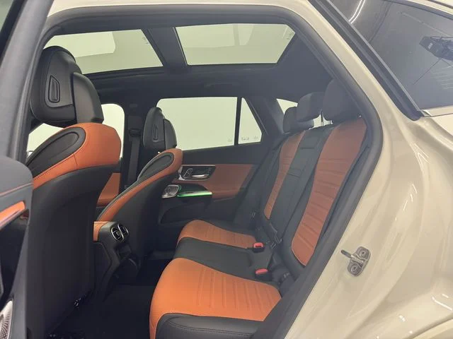 New 2027 White Mercedes-Benz GLC 300 image 20