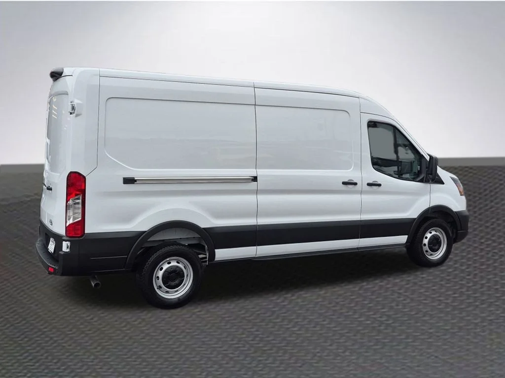 New 2026 Oxford White Ford Cargo Van image 4