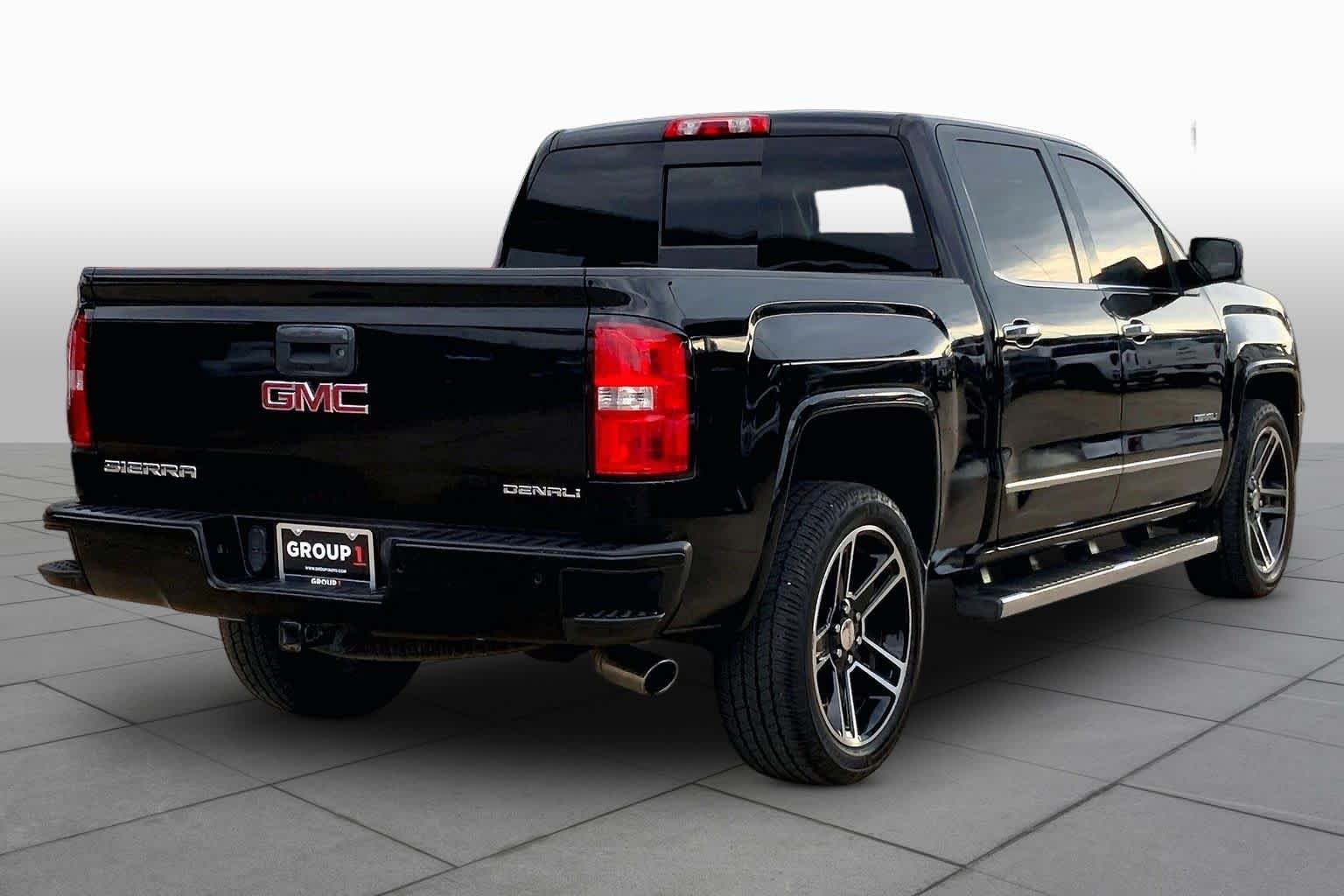 Used 2015 Onyx Black GMC Denali image 13