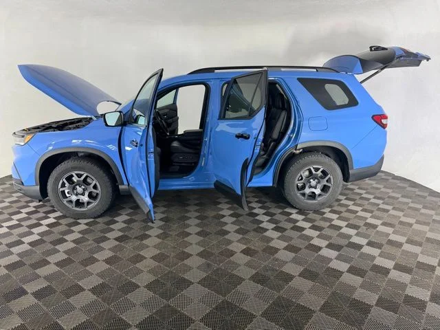 Used 2025 Blue Honda TrailSport image 19