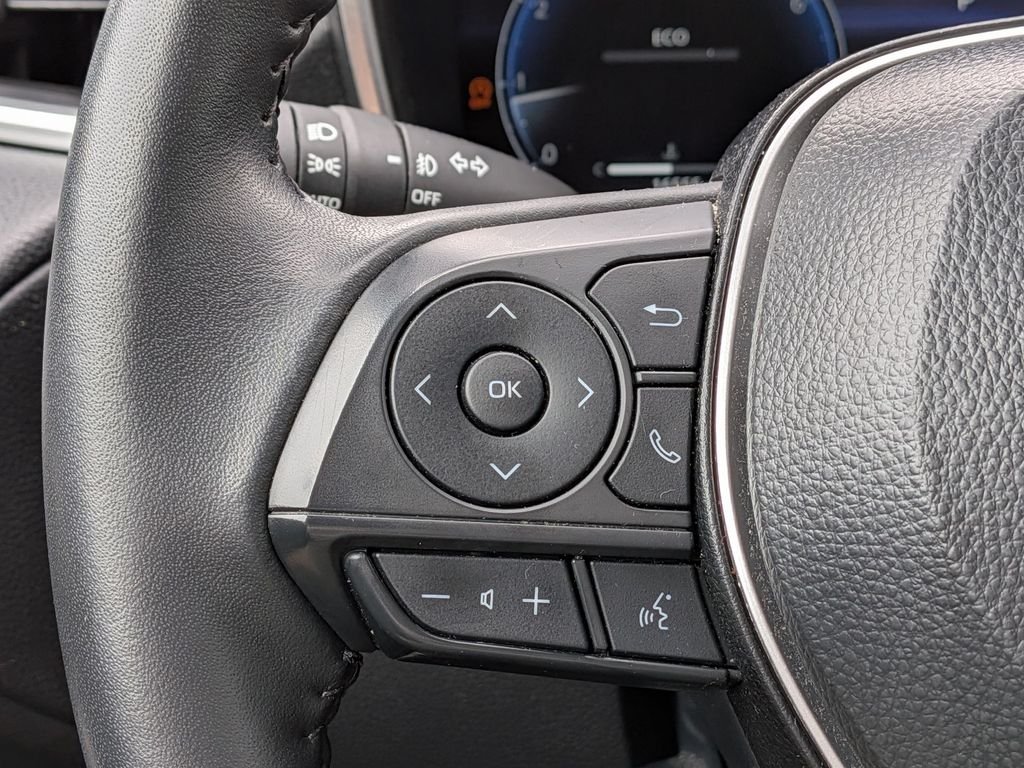 Used 2026  Toyota XLE image 21