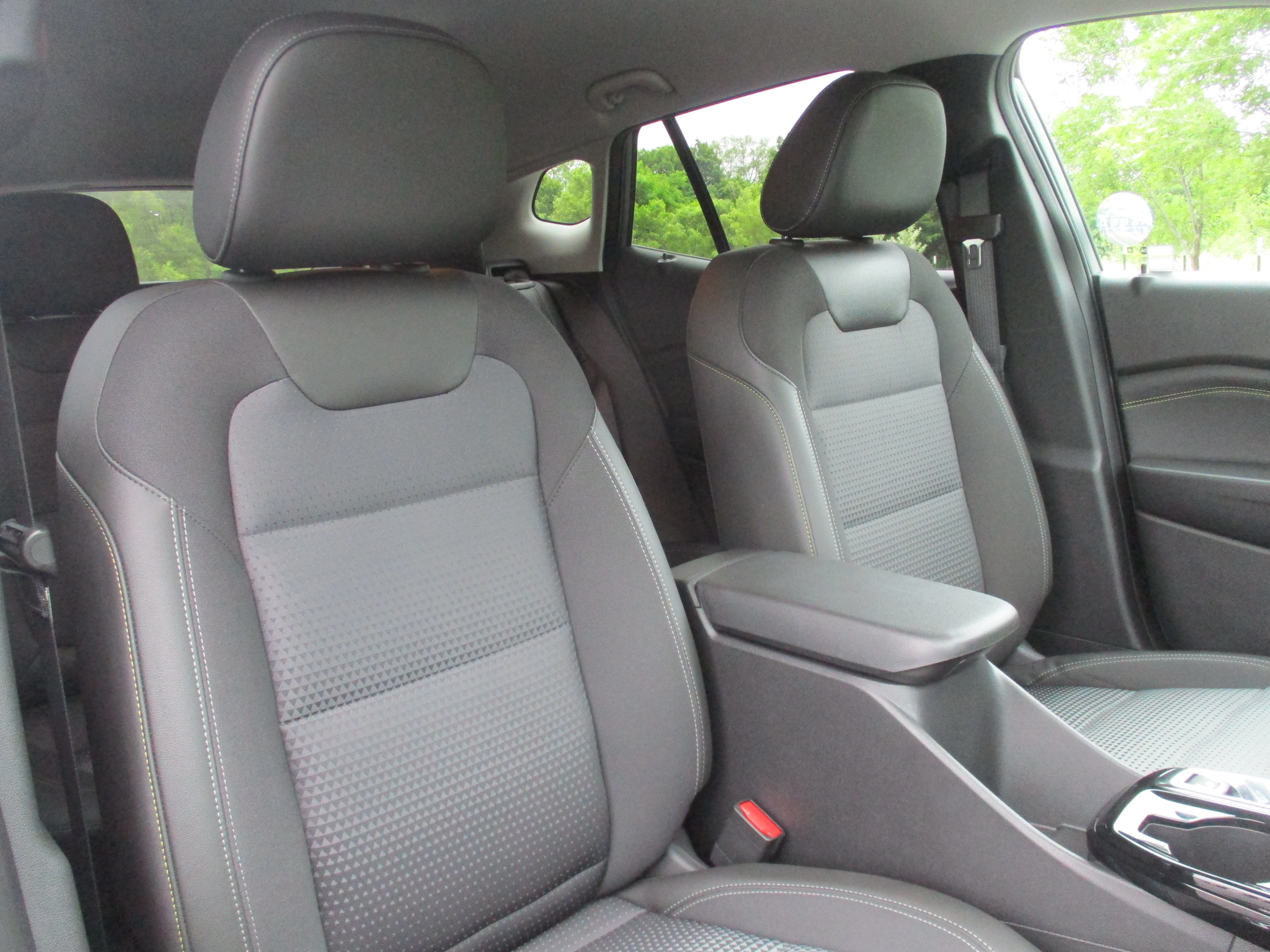 Used 2025 Sterling Gray Metallic Chevrolet LT FWD image 34
