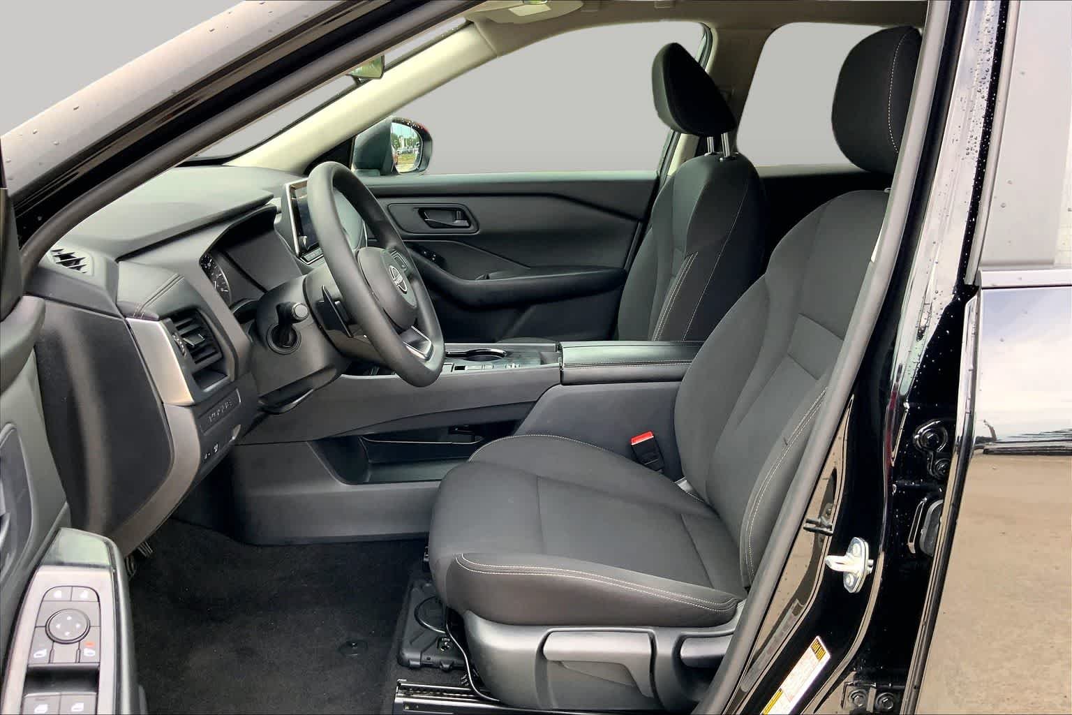 2024 Nissan Rogue S - Photo 8