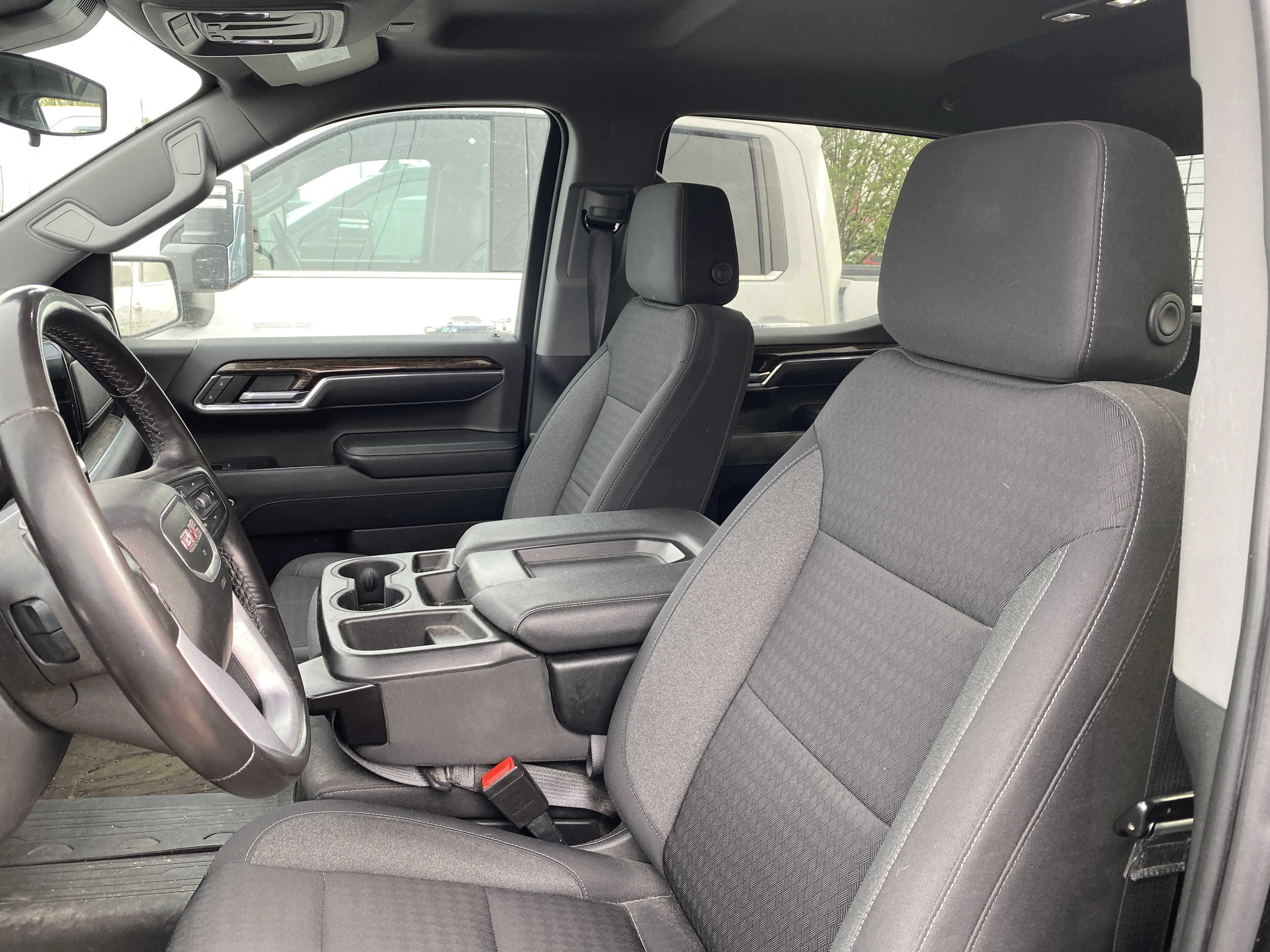 Used 2022 Black GMC Crew Cab SLE image 3