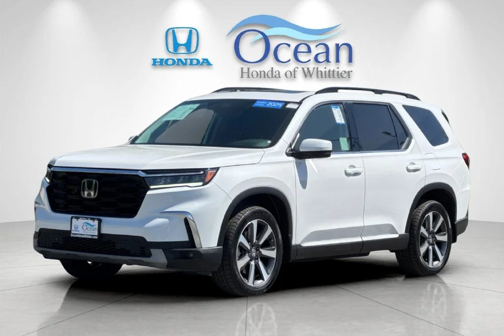 Certified Used 2025 Platinum White Pearl Honda Touring image 8