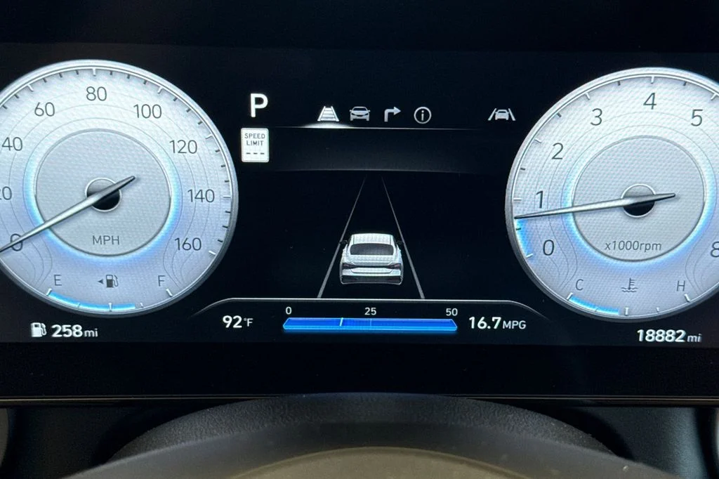 2025 Hyundai Elantra SEL - Photo 28