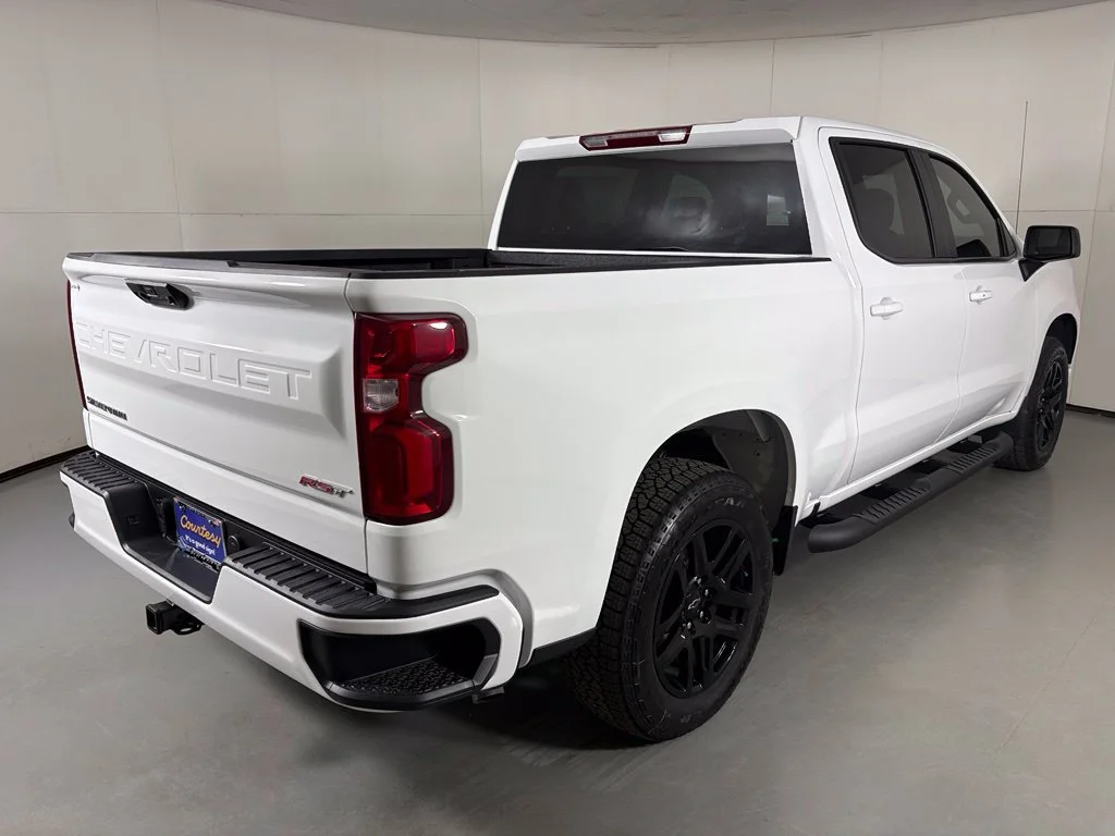 New 2026 Summit White Chevrolet RST image 11
