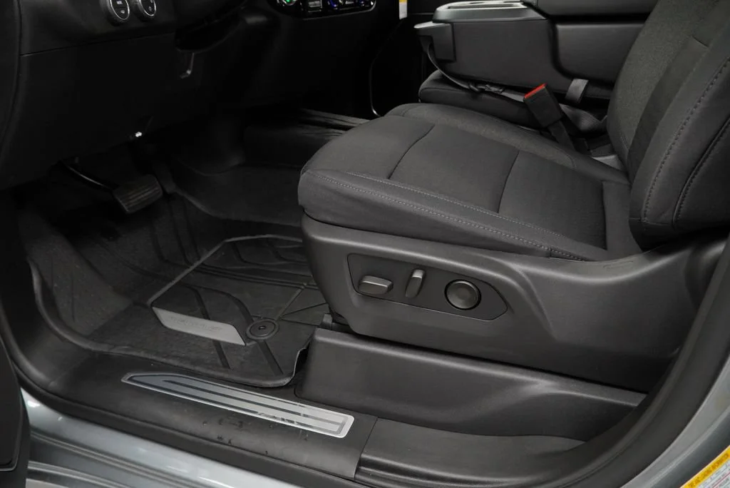 New 2026 Sterling Gray Metallic Chevrolet LT image 22