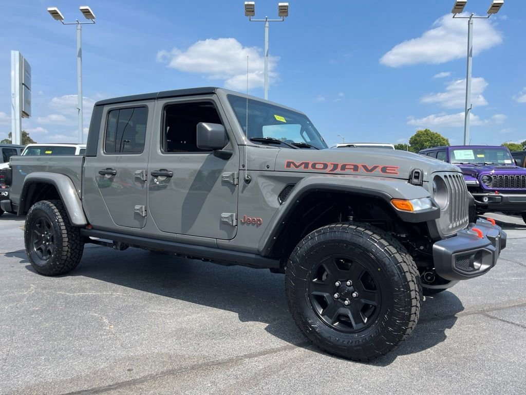 Used 2022 Gray Clearcoat Jeep Mojave image 52