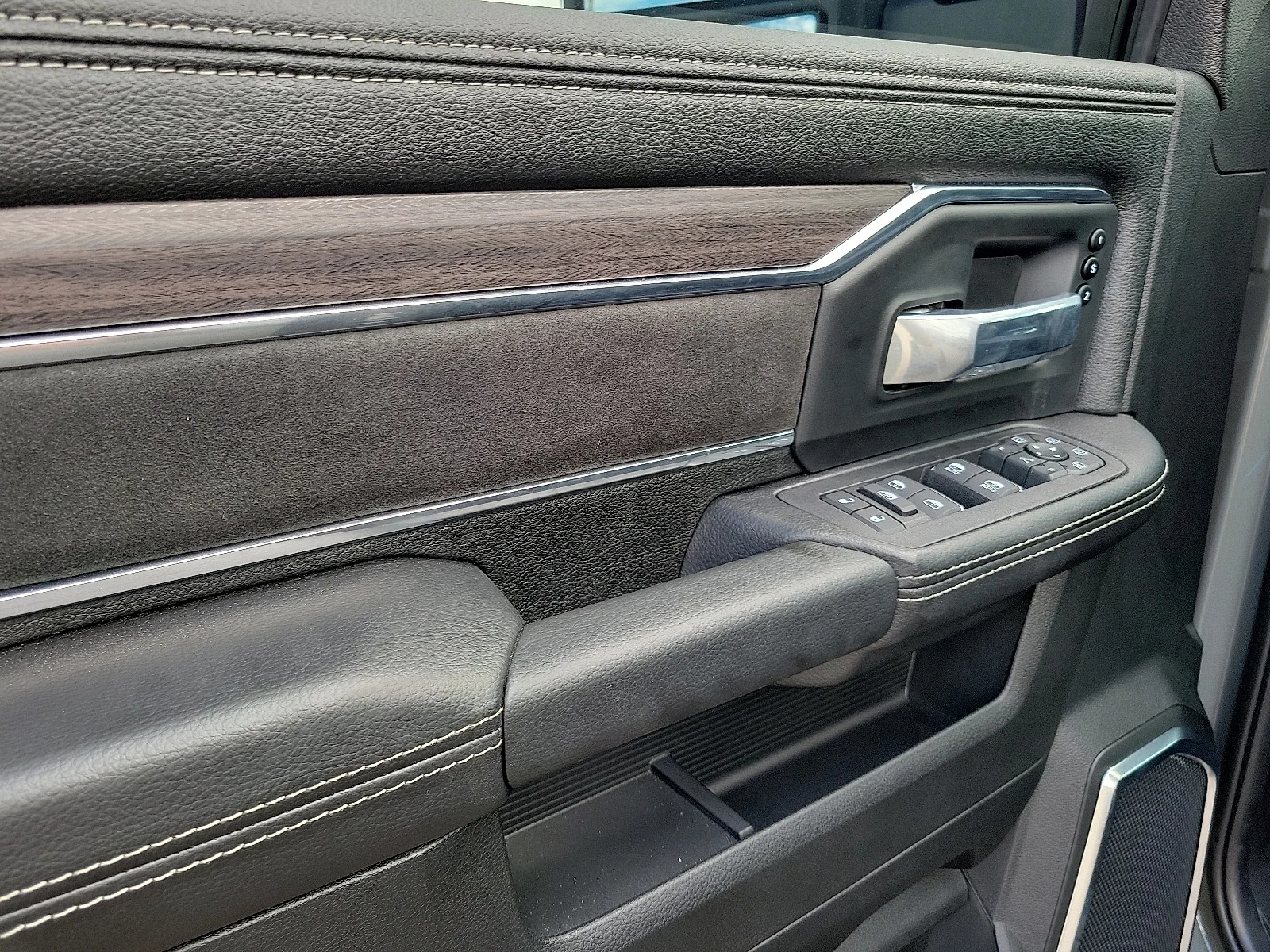 New 2026 Ceramic Gray Ram LARAMIE CREW CAB 4X4 8