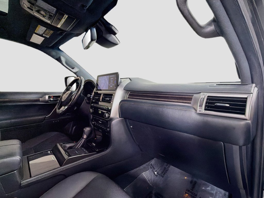 Used 2023 Black Lexus 460 image 30
