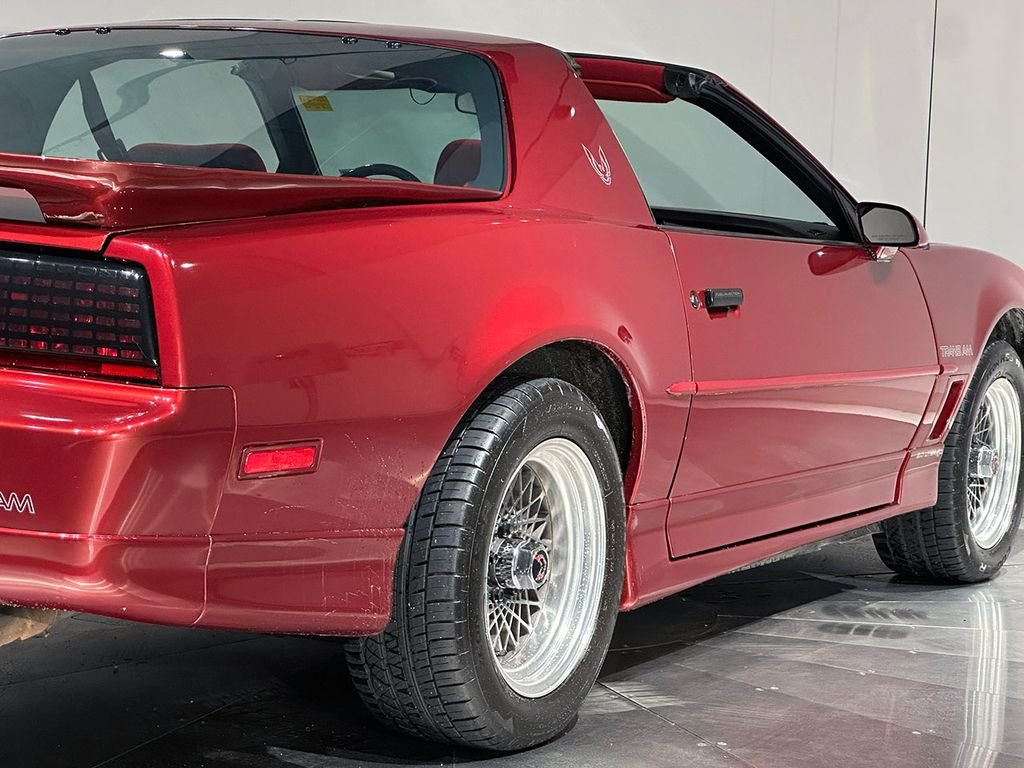 Used 1987 Red Pontiac  image 32