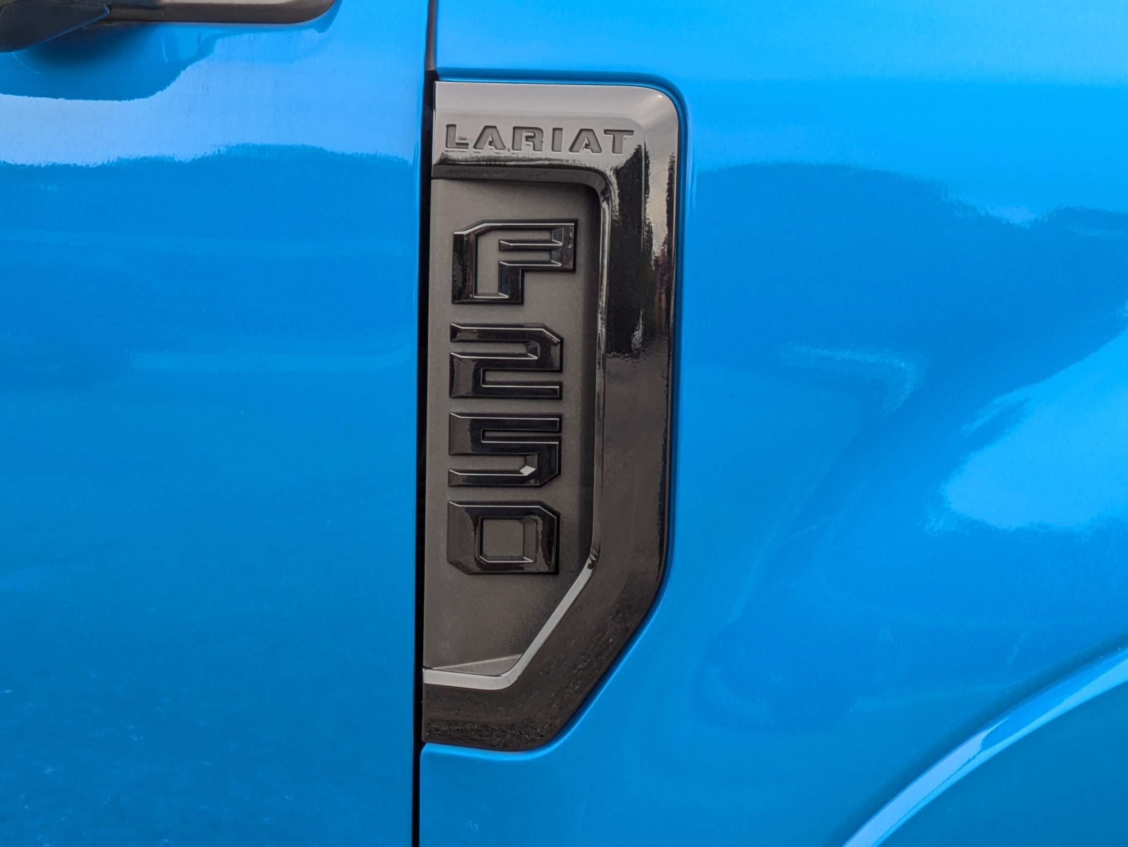 Used 2020 Velocity Blue Metallic Ford LARIAT image 14