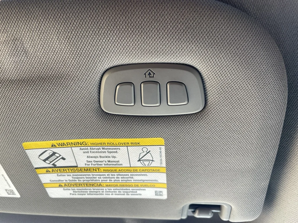 Used 2019 White Platinum Tri-Coat Metallic Ford LARIAT image 31
