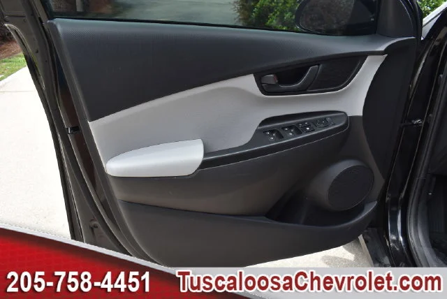 Used 2022 Black Hyundai SEL image 18