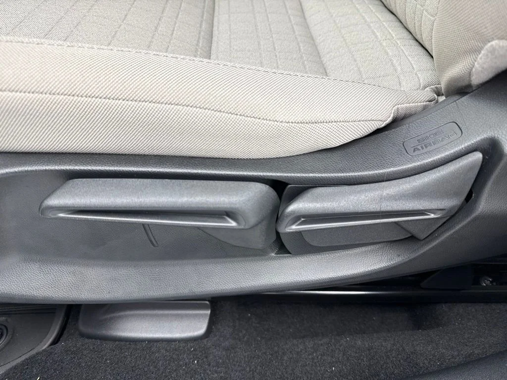 New 2027 Platinum White Pearl Honda LX image 18
