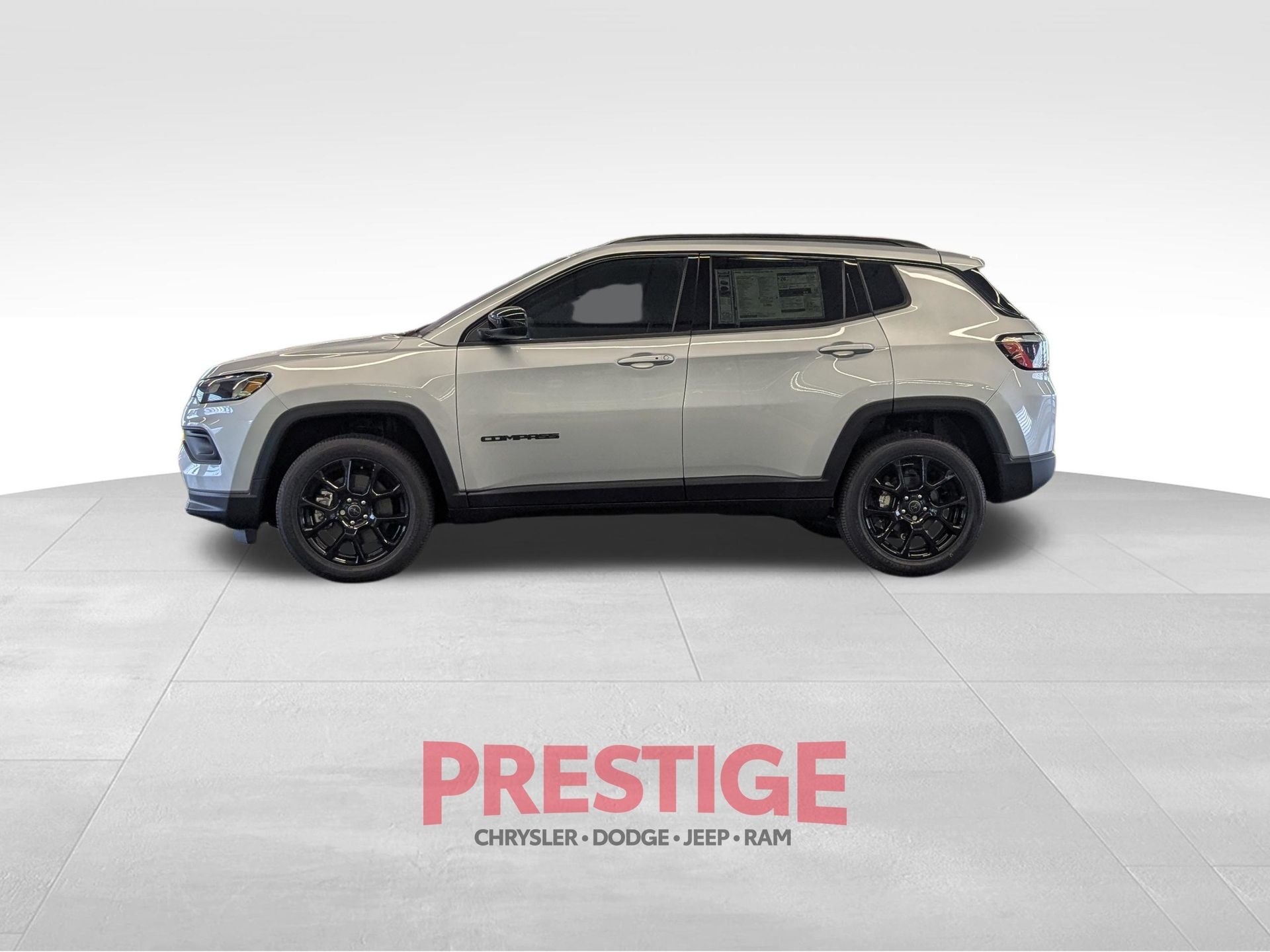 New 2026 Silver Zynith Metallic Clearcoat Jeep Latitude image 10