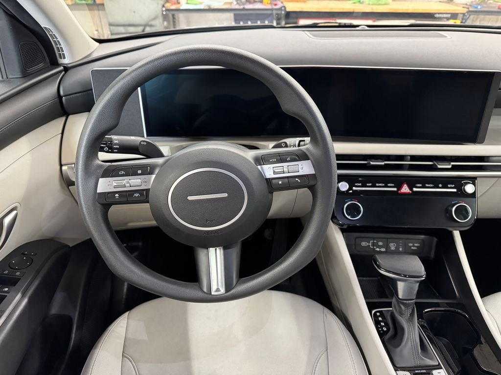 Used 2025 Gray Hyundai SEL image 18