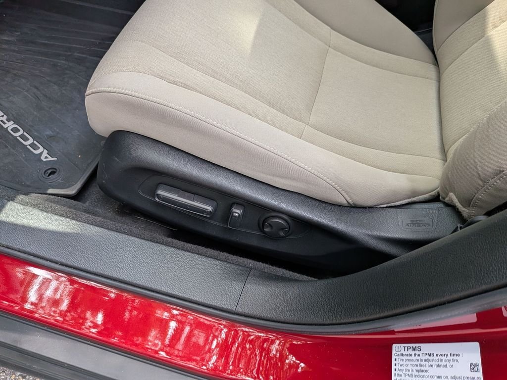 Used 2025 Red Honda SE image 13