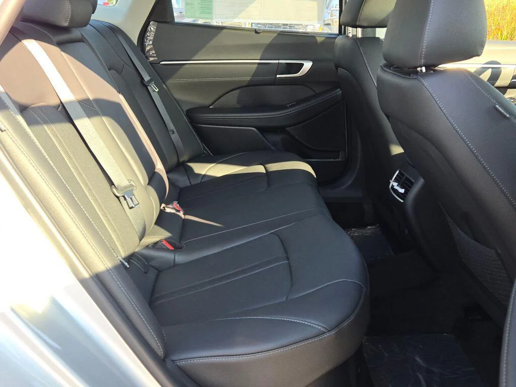 2025 Hyundai Sonata Hybrid Limited - Photo 10