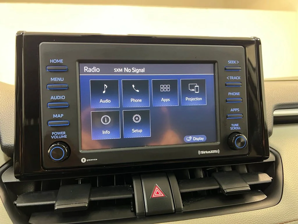 Used 2022 White Toyota XLE image 24