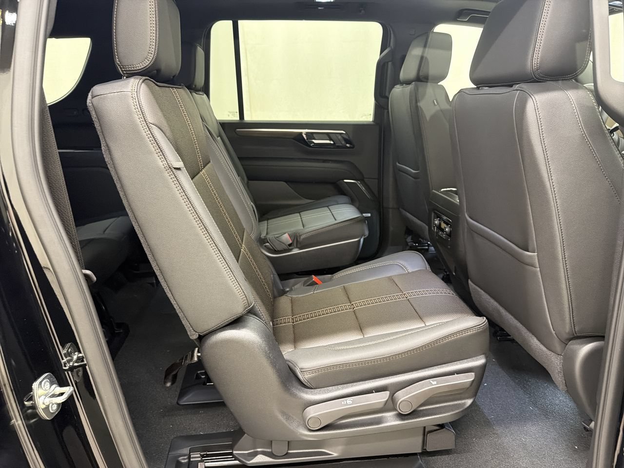 2026 Chevrolet Suburban High Country - Photo 20