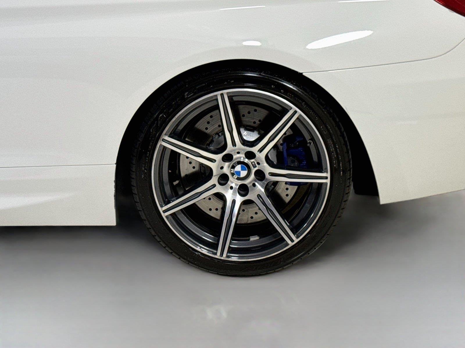 Used 2016 Alpine White BMW M6 Conv Competition Pkg | Executive Pkg | Night Vision image 41