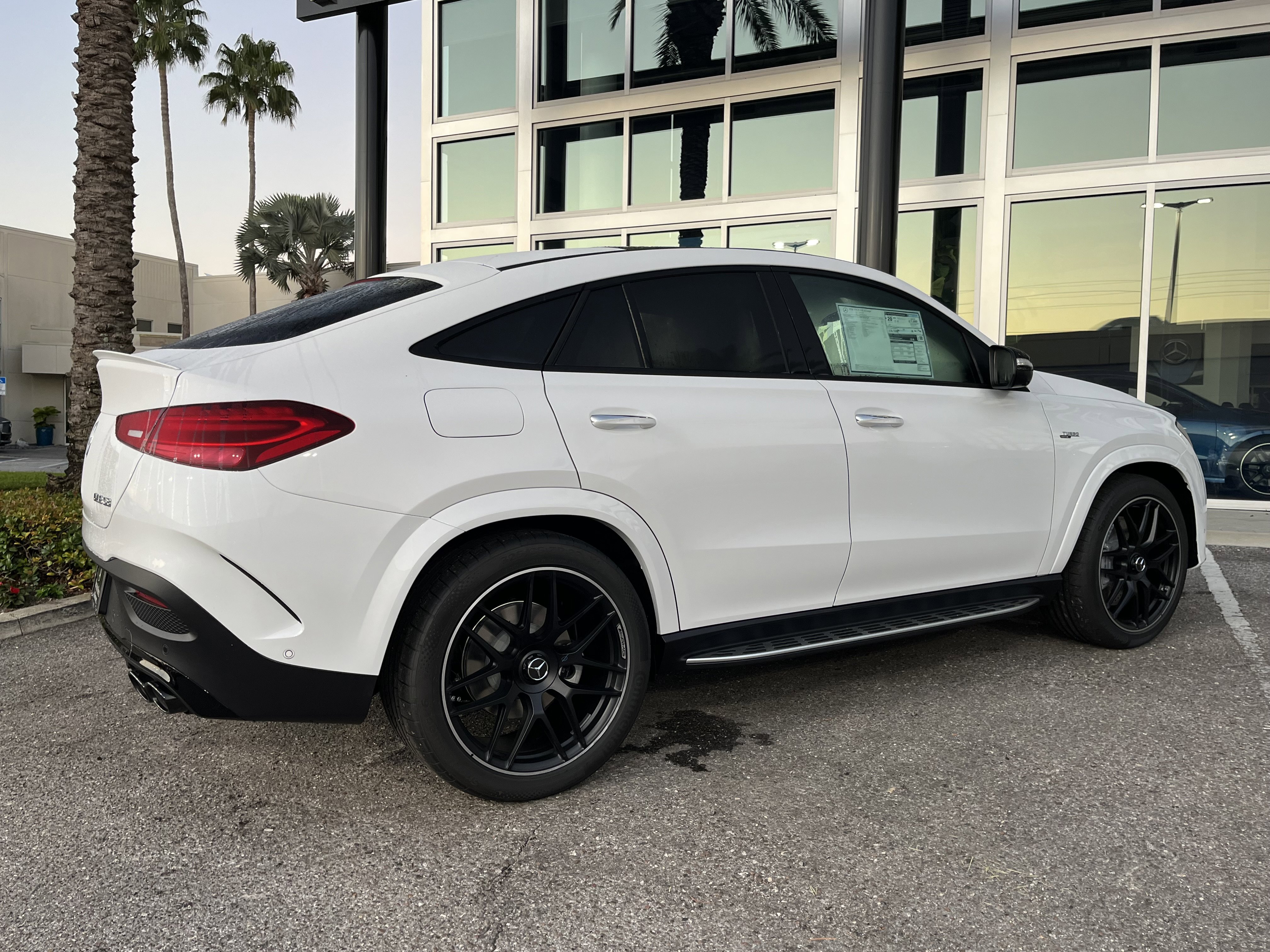 New 2026 MANUFAKTUR Moonlight White Metallic Mercedes-Benz AMG® GLE 53 image 39
