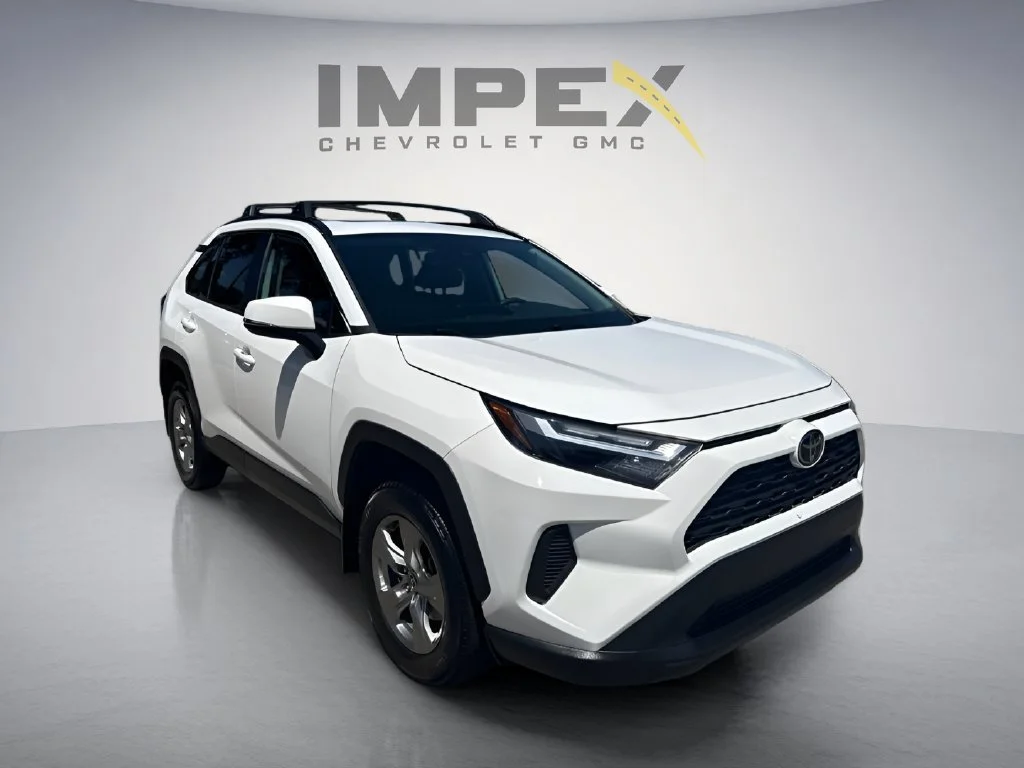 Used 2024  Toyota XLE image 7
