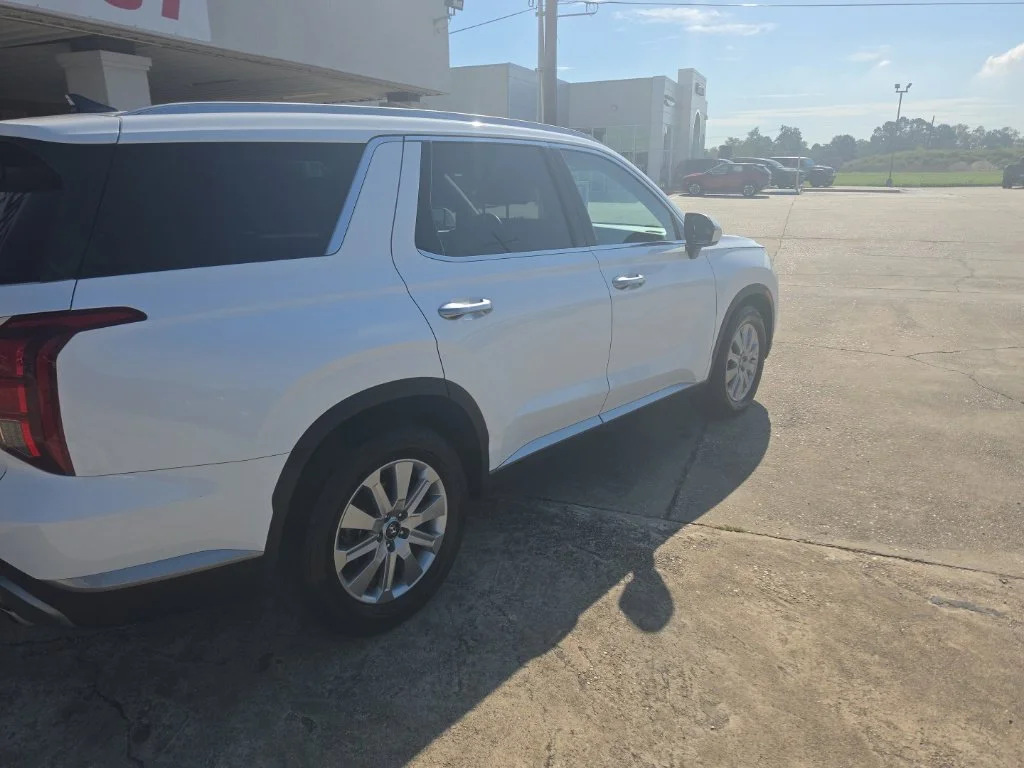 Used 2025 White Hyundai SEL image 8
