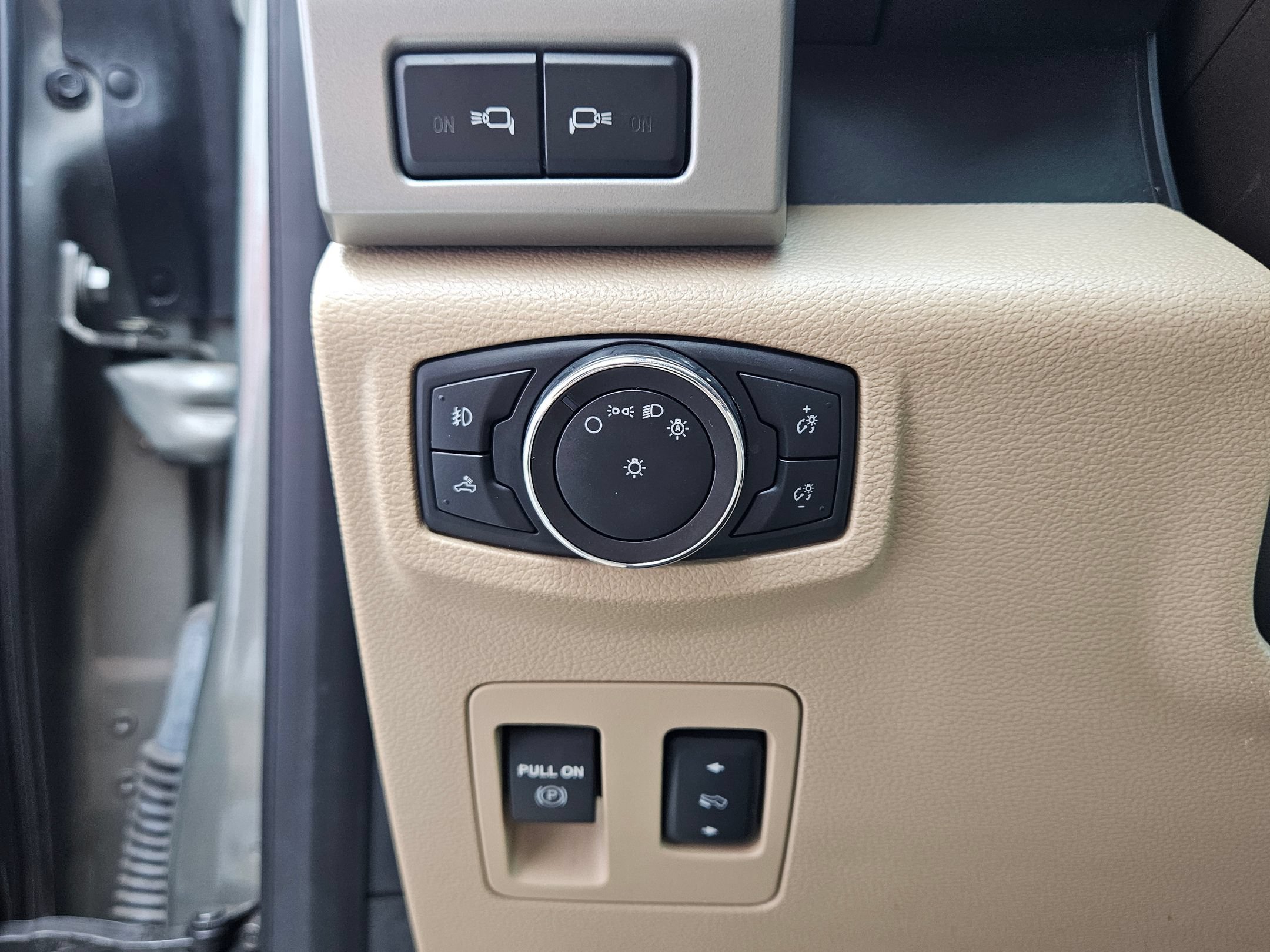 Used 2019 Silver Spruce Metallic Ford LARIAT image 20