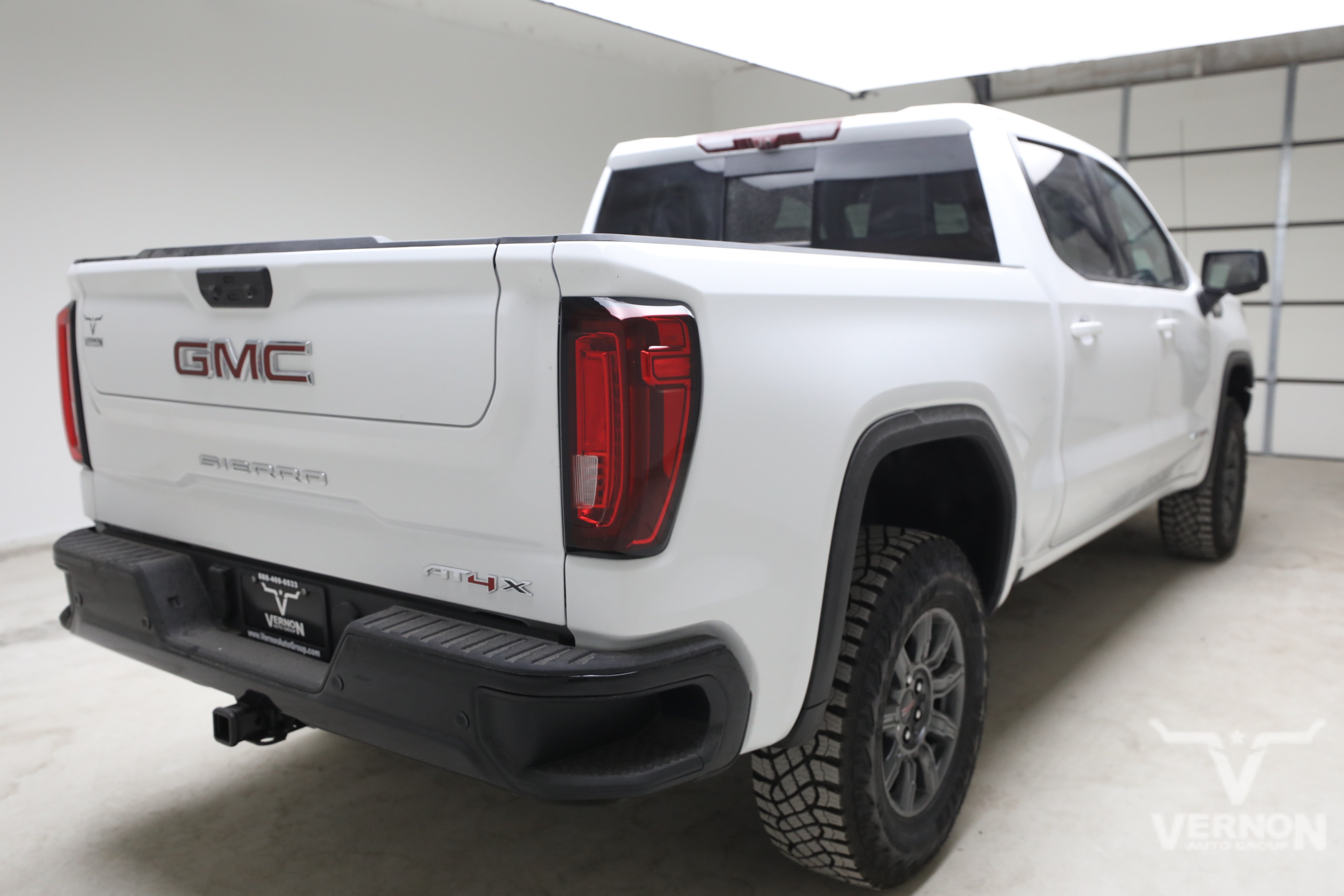 New 2026 Summit White GMC N image 5