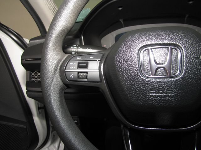 Certified Used 2025 Platinum White Pearl Honda SE image 5